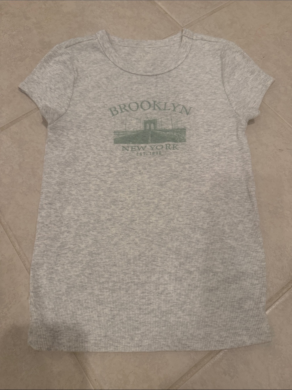 American Eagle Outfitters Light Gray Ribbed Tee with Green Brooklyn Graphic